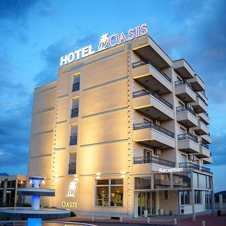 Hotel Oasis ポドゴリツァ エクステリア 写真