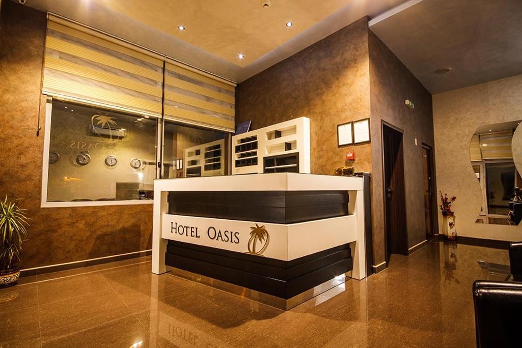 Hotel Oasis ポドゴリツァ エクステリア 写真