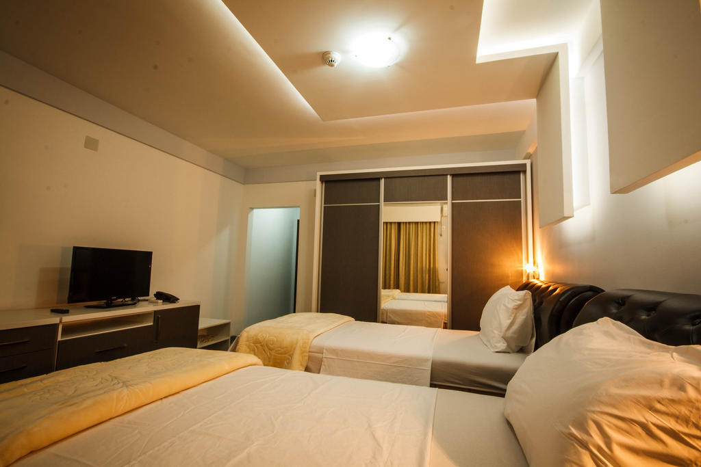 Hotel Oasis ポドゴリツァ 部屋 写真