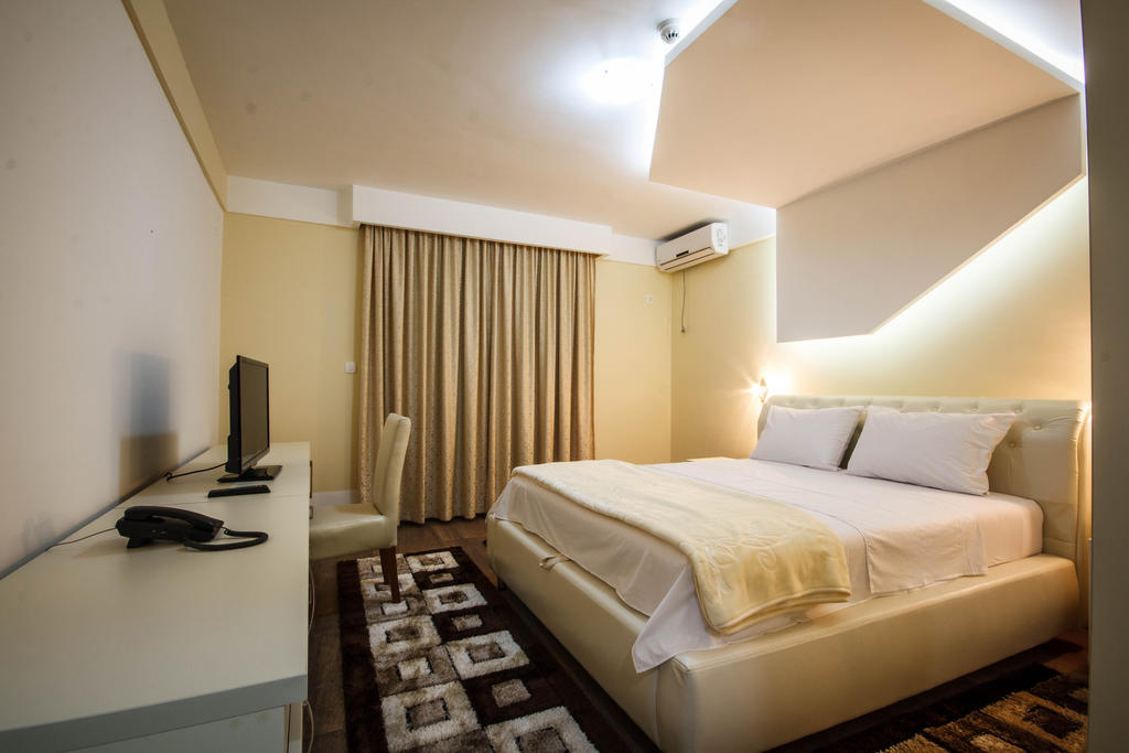 Hotel Oasis ポドゴリツァ 部屋 写真